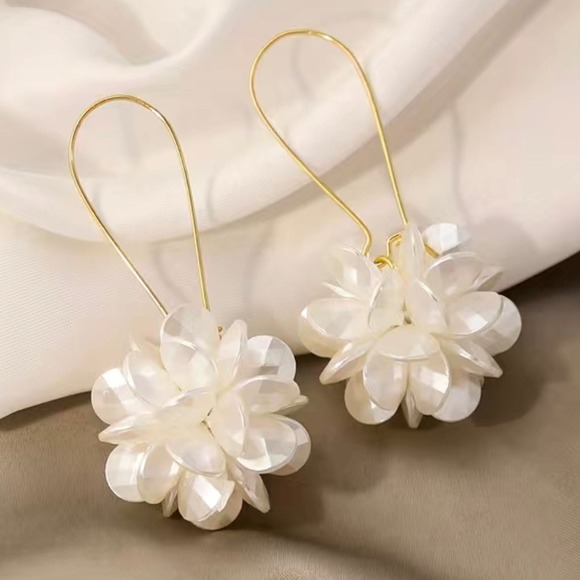 Pearlized Acrylic Flower Petal Earrings - Picture 2 of 2